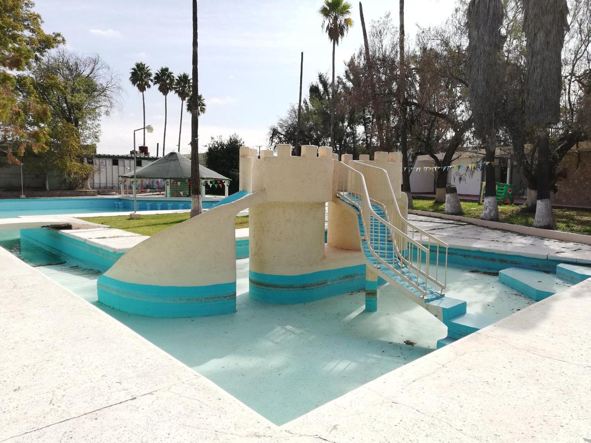 Oyo Oasis, Hotel